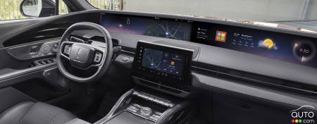 2024 Lincoln Nautilus - Steering wheel, dashboard
